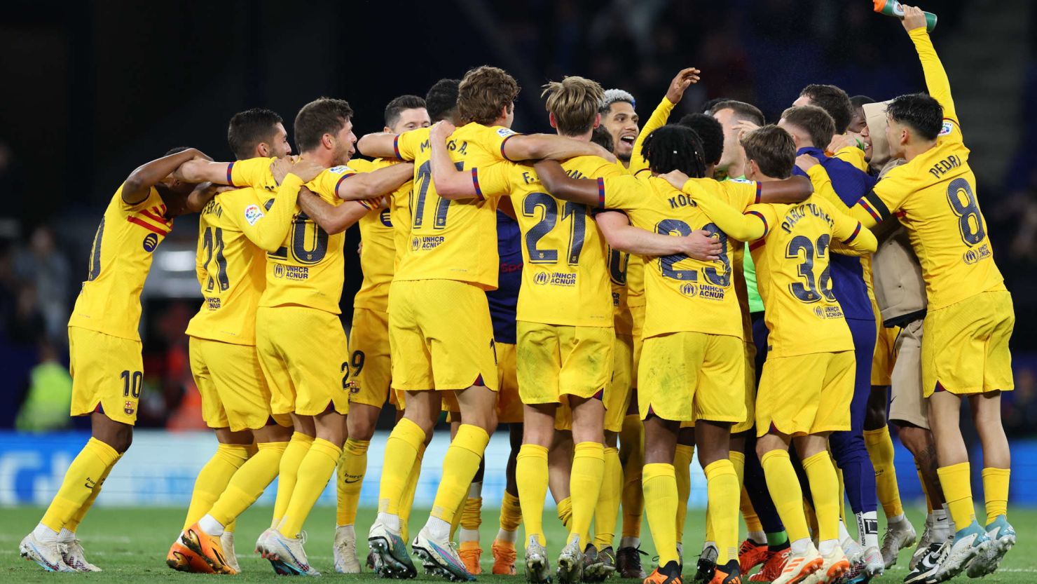 波引发了球 波引发了球